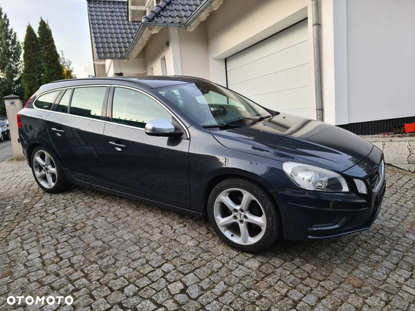 Volvo V60 D3 R-Design - 8