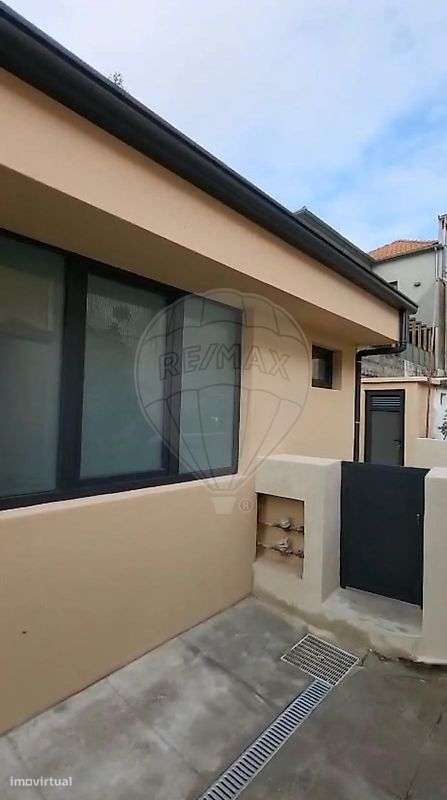 Moradia T2 para venda - Grande imagem: 2/23