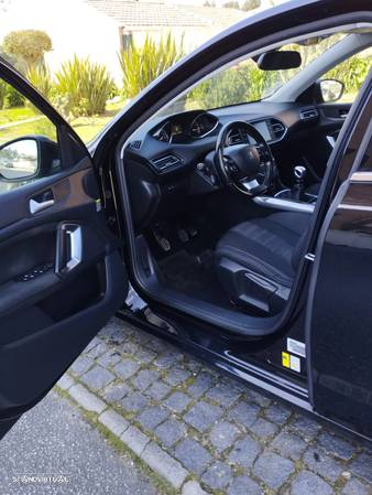 Peugeot 308 1.2 PureTech Active - 32