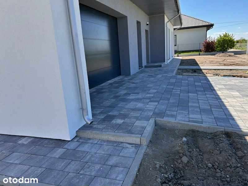 Nowoczesny dom 260 m² z antresolą, dużym garażem i poddaszem - Pełny obrazek: 4/19