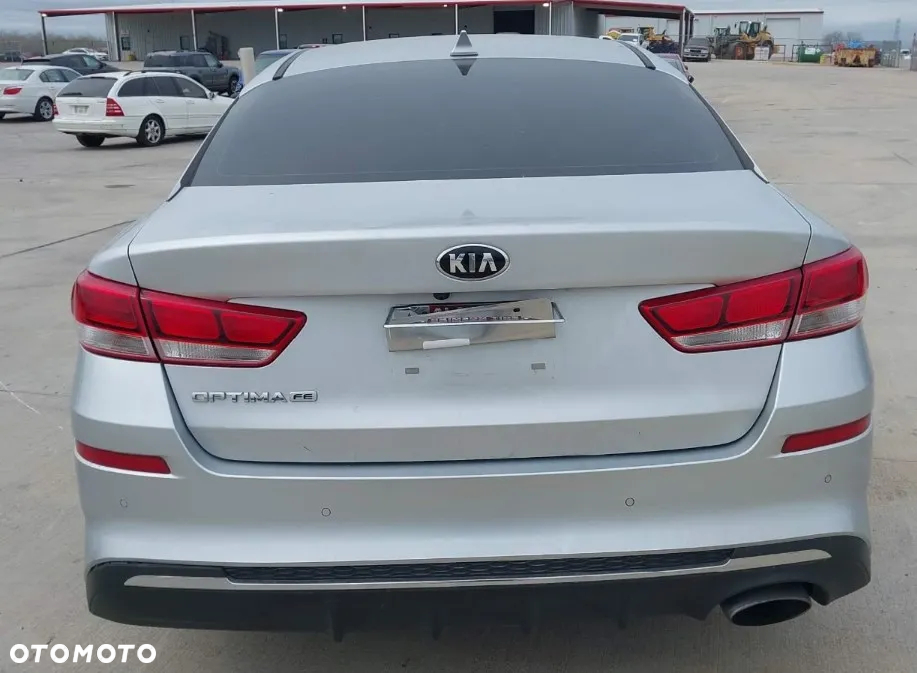 Kia Optima - 14