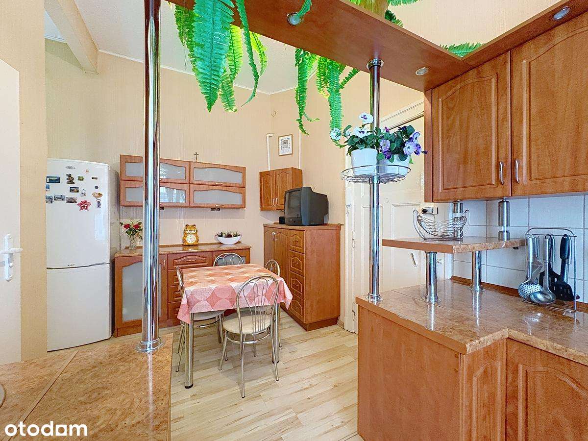 Mieszkanie w centrum 136,61 m2, 4 pokoje, kamienica ul. Piotrkowska-10