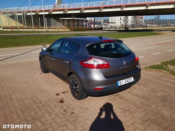 Renault Megane 1.5 dCi Dynamique EDC - 11