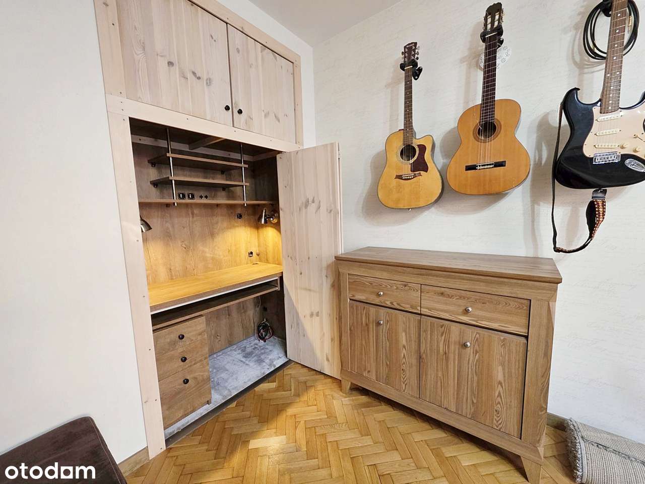 Duże 2-pokojowe. Balkon. II piętro. Wydanie od ręki. Wyposażenie.-9