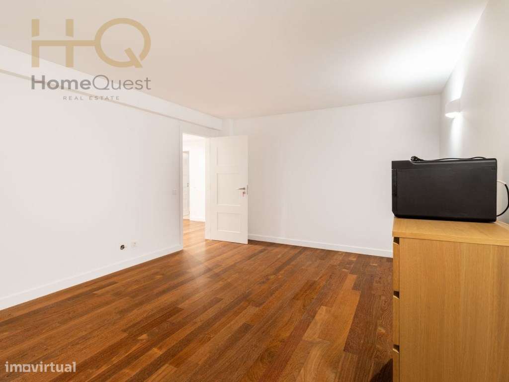 Moradia T4+2 Bairro da Martinha-25