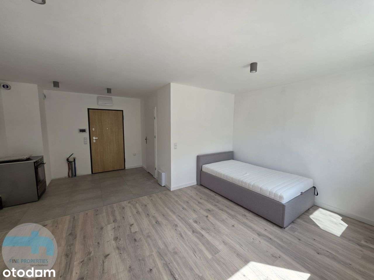 Kawalerka z ogródkiem i miejscem postojowym - tuż - Pełny obrazek: 5/11