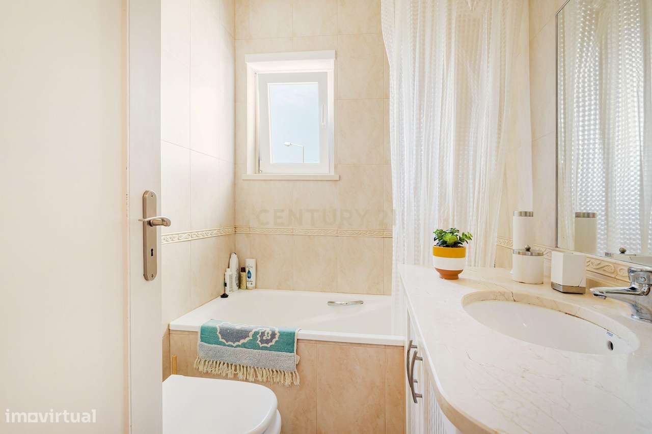 Moradia T3 Cascais venda | Jardim Privativo e Vista para o Parque Natu-25