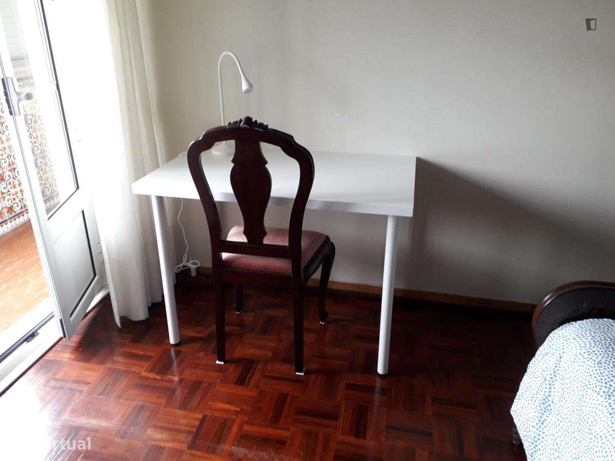 Quarto - localizado em Benfica Lisbon - Grande imagem: 2/10