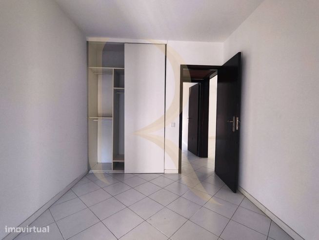 Apartamento T2 com elevador no Miratejo-16