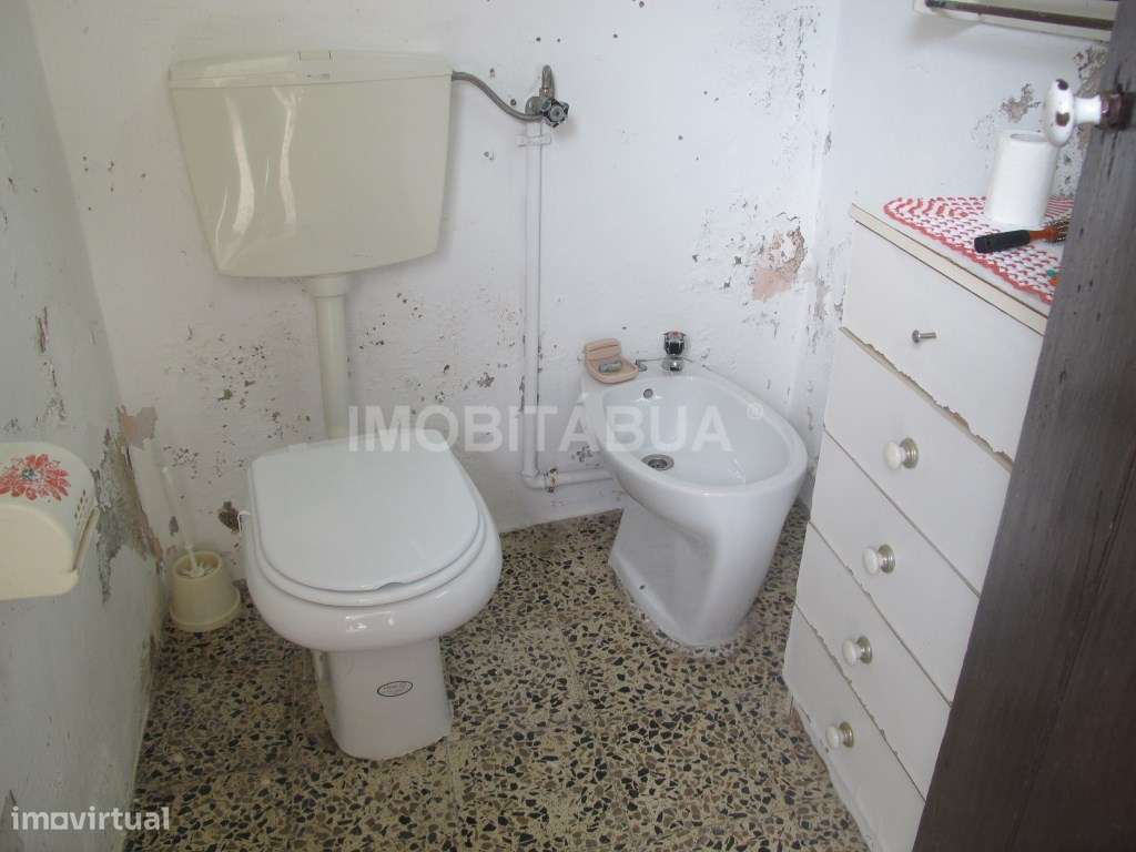 Moradia tradicional com 4 quartos com um grande jardim, pátio, área...-26