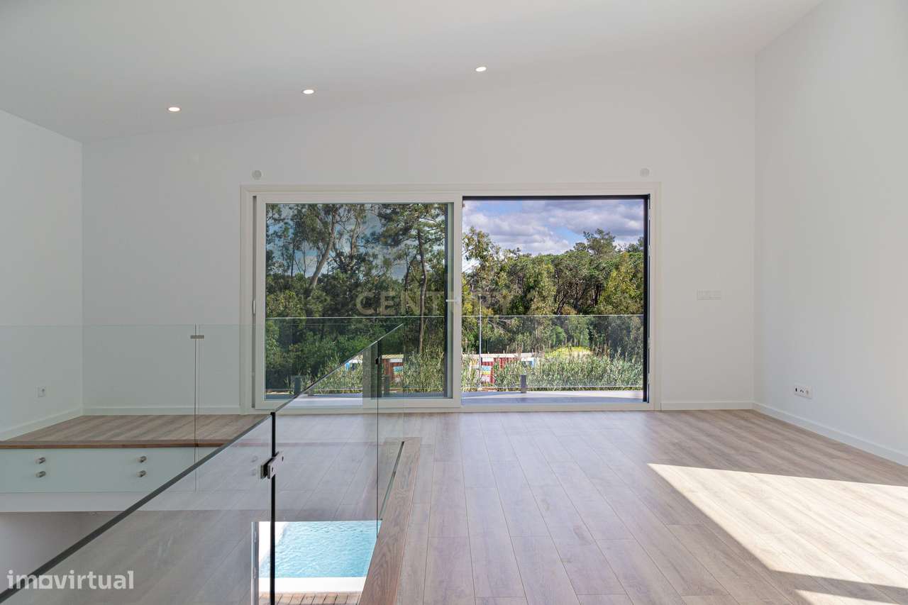 Moradia Geminada T3 - Nova -  Lagoa da Albufeira  - Sesimbra - Grande imagem: 3/34