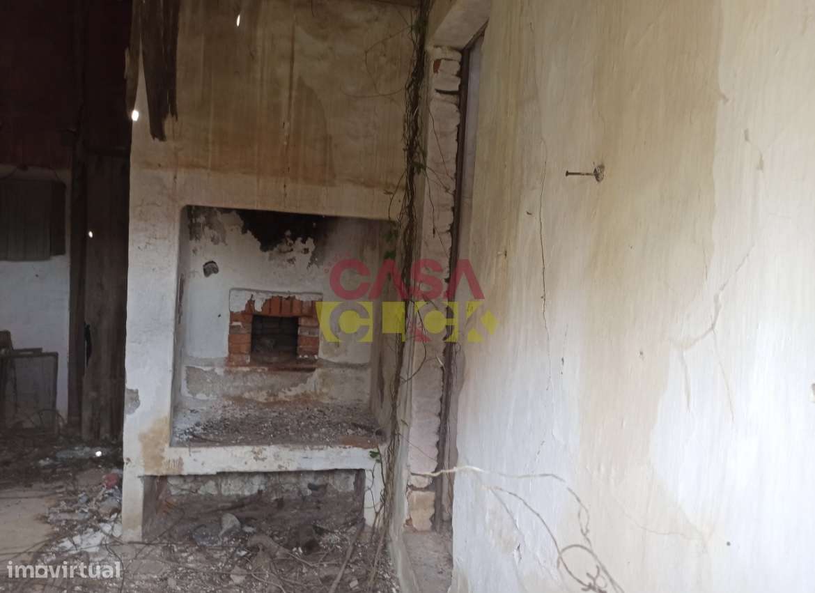 Moradia Devoluta T3 Venda em Torres Novas (São Pedro), Lapas e Ribeira-11