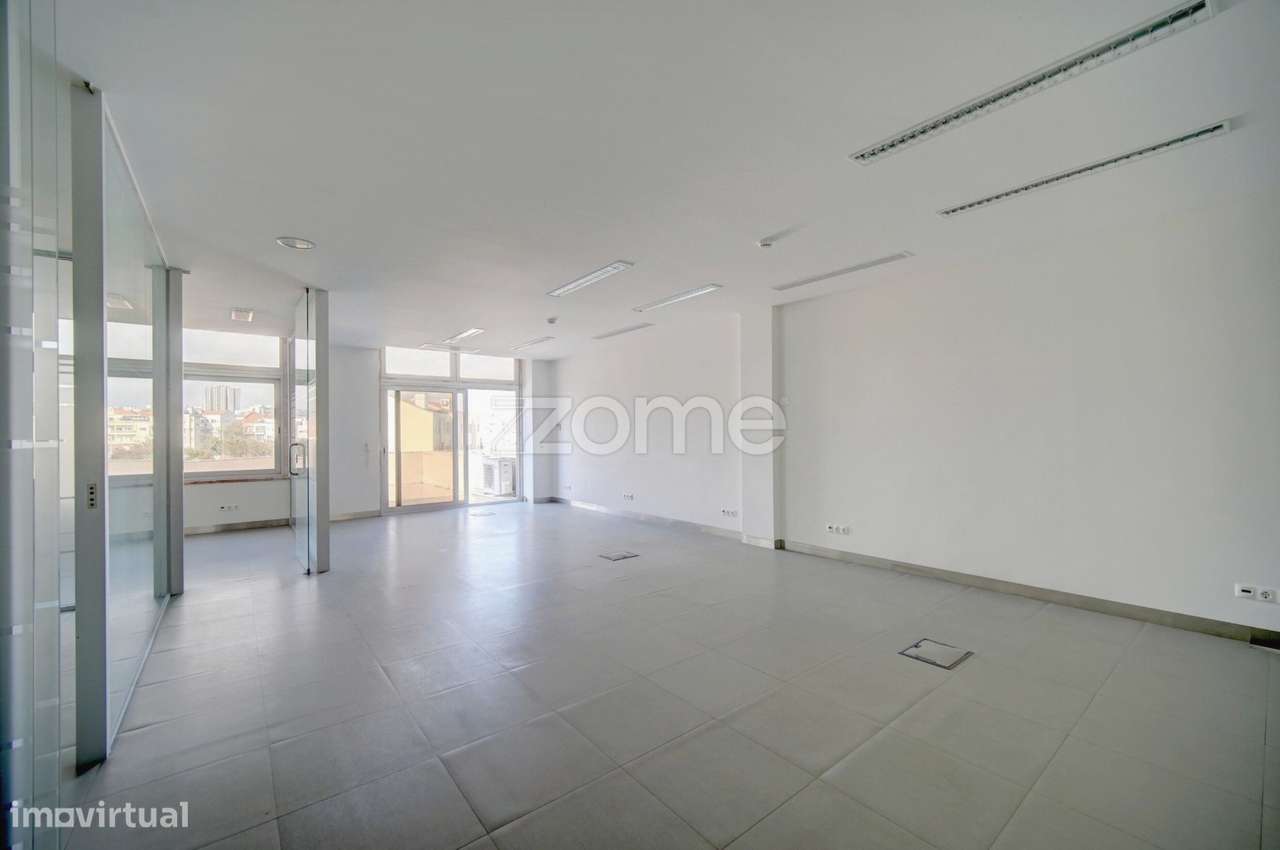 Escritório com garagem no Areeiro - Grande imagem: 1/27