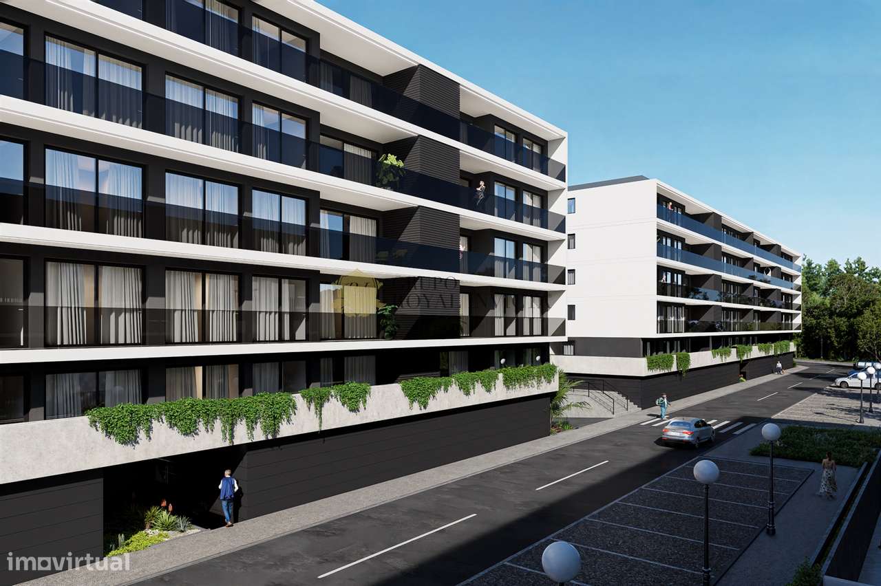 Apartamento T2 com Garagem e Varanda em Fânzeres - Gondomar