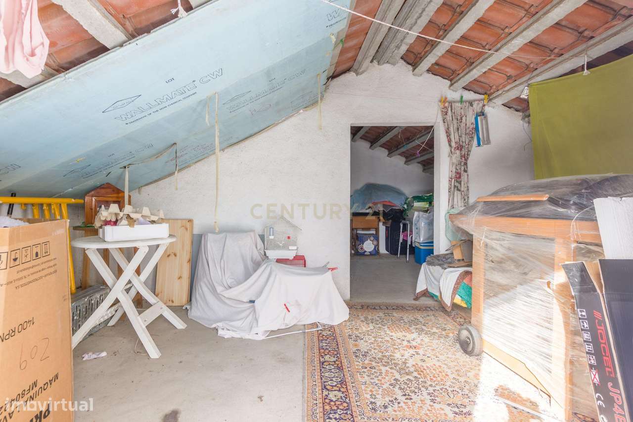 Moradia T2 com piscina e com Anexo T1 em Fernão Ferro, Seixal-28