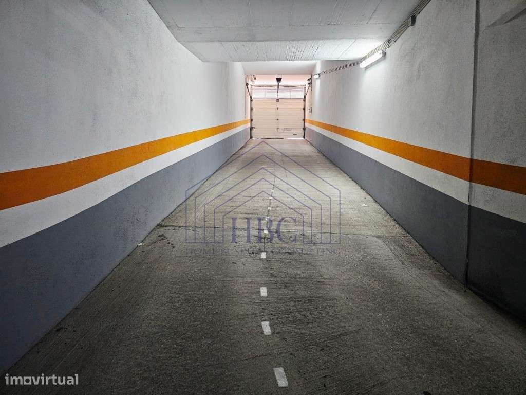 Lugar de Parqueamento para Venda - Quinta dos Barros | Lisboa - Grande imagem: 3/8
