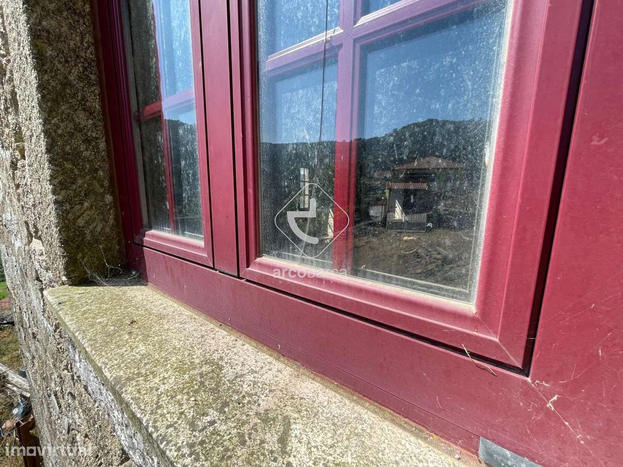 Propriedade com moradia recuperar, 4.700m2 de terreno, vistas excelent-32