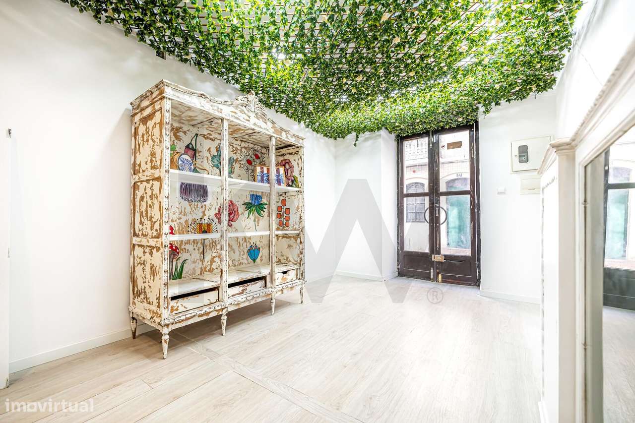 Trespasse de Loja no Coração do Bairro Alto – Rua Luz Soriano, Lisboa - Grande imagem: 1/21