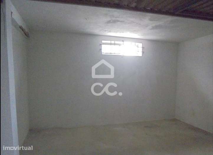 Garagem Box – 30 m² | 1.ª Linha da Praia – S. Martinho do Porto-2