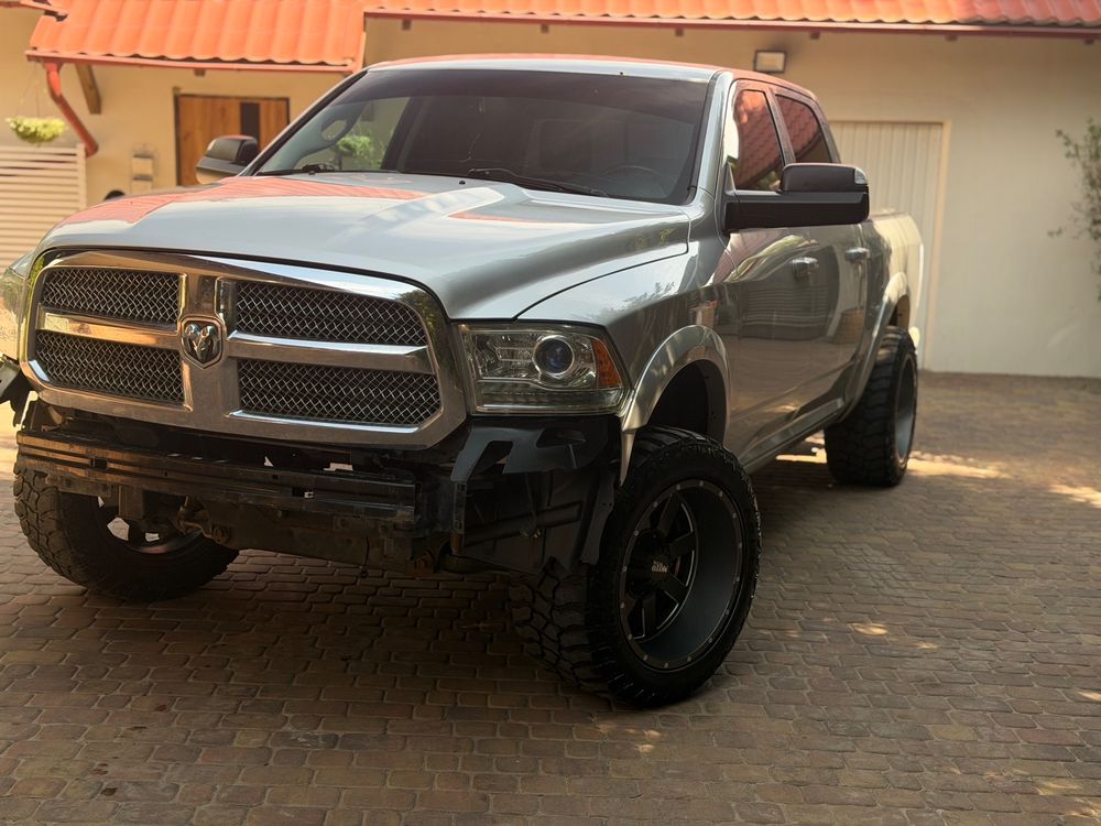 Dodge RAM 5.7 4x4 2015