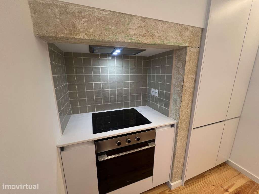 T2 Renovado em Pleno Coração de Arroios-13