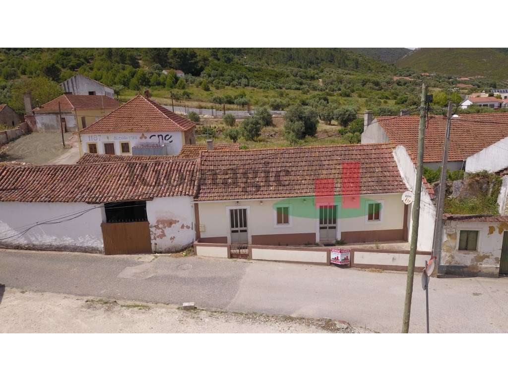 Moradia T3 Alcobertas Rio Maior ***RIOMAGIC*** ACEITAM-SE PROPOSTAS - Grande imagem: 5/60