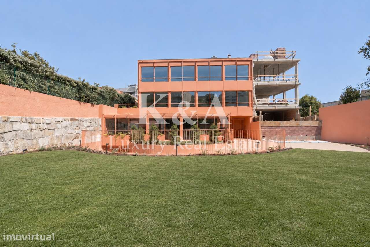 Apartamento T4+1 com terraço na Foz-0