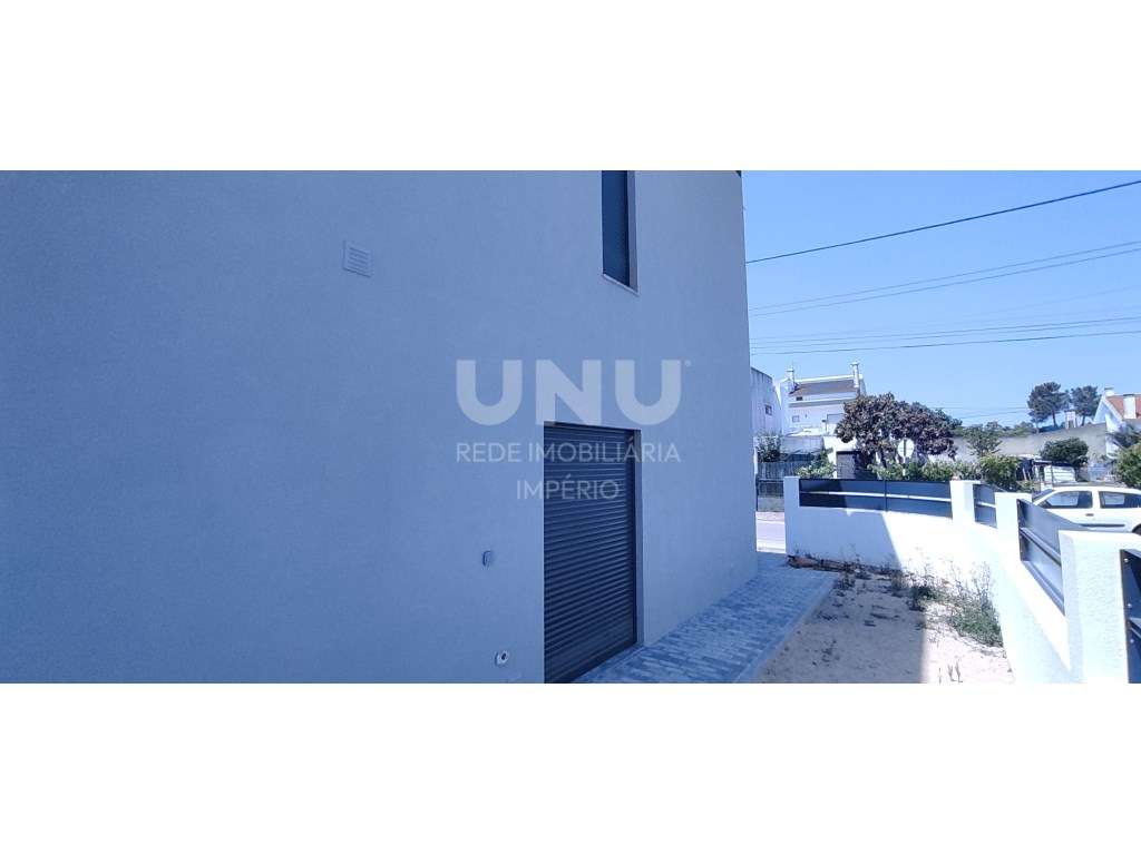 MORADIA PREMIUM TRIPLEX 5 ASSOALHADAS em Fernão Ferro 3 WC-43