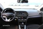 Hyundai Elantra 1.6 Comfort - 21