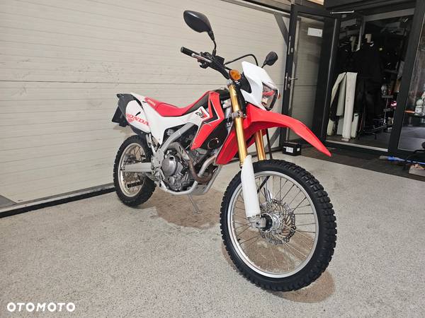 Honda CRF - 16