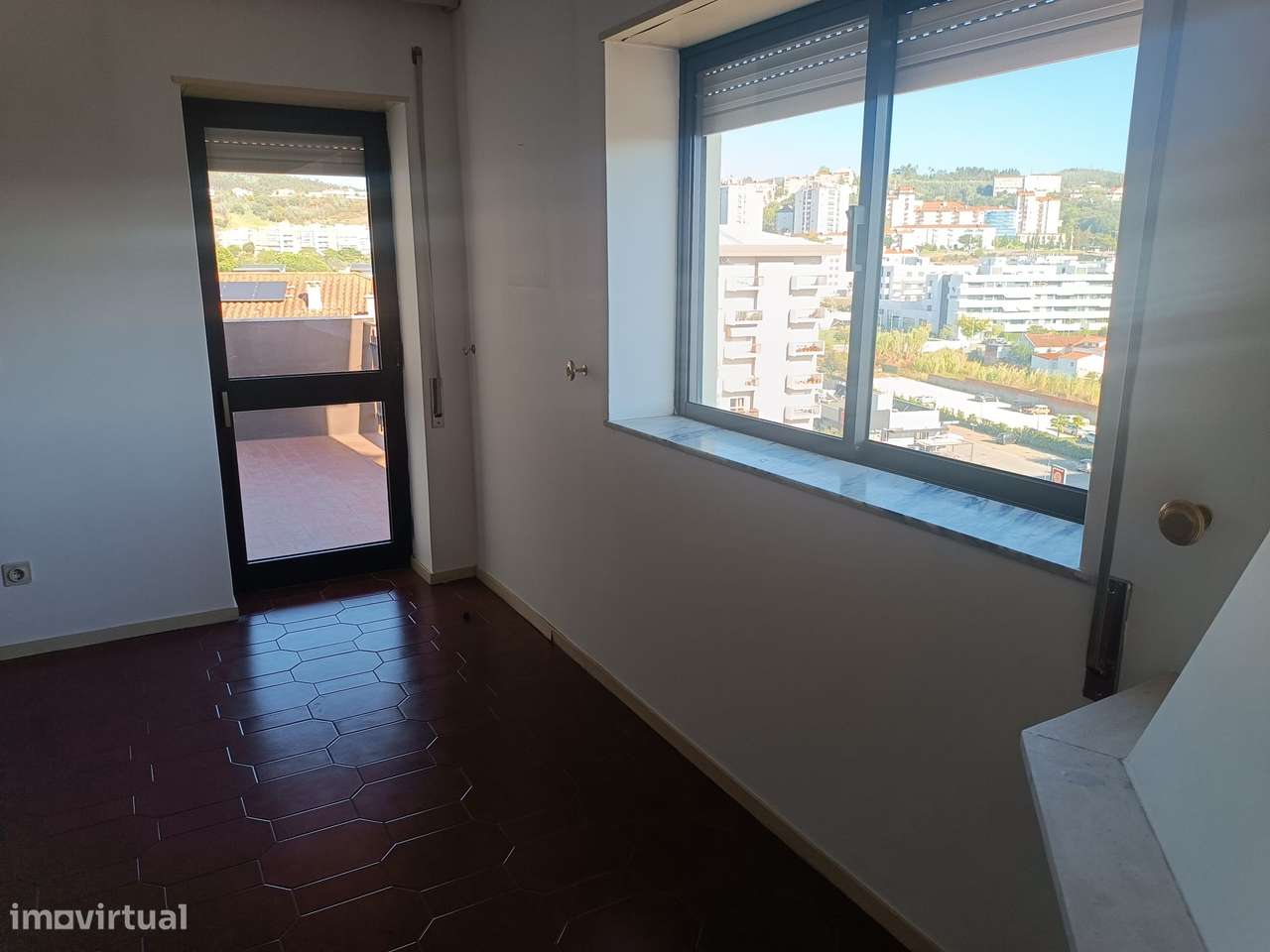 Apartamento T4 em Coimbra (Vale das Flores)-7