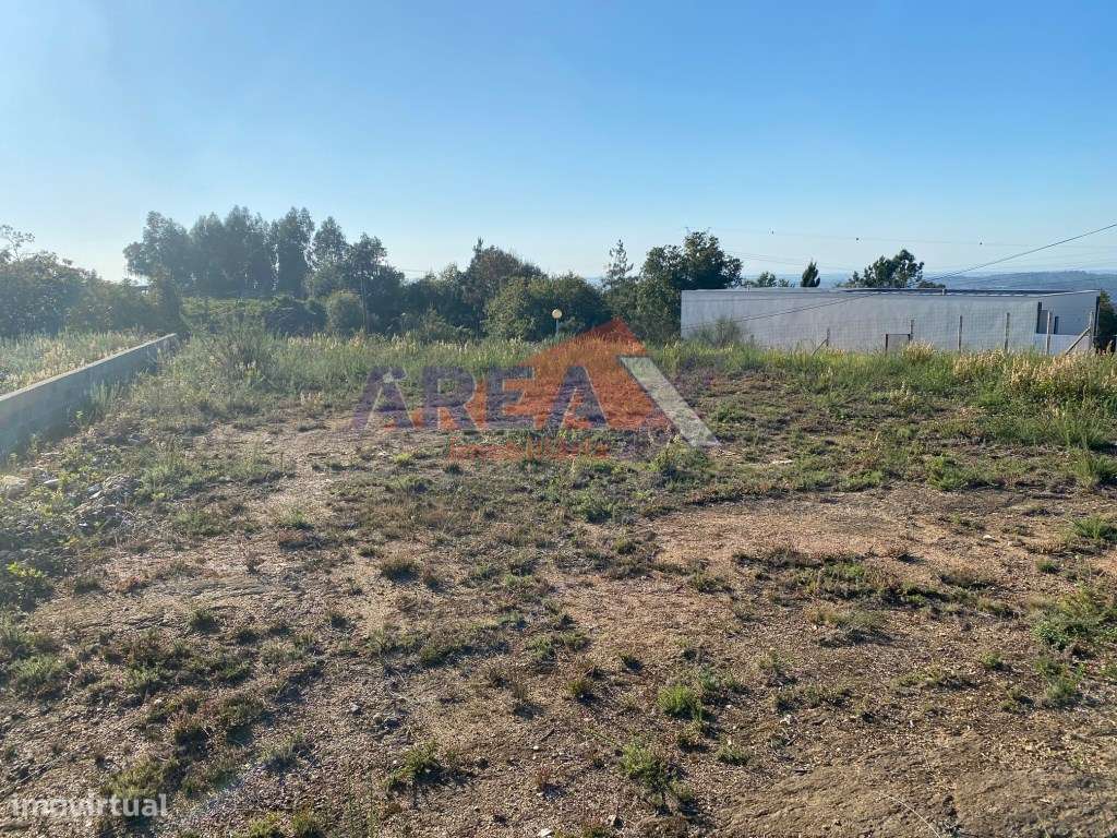 LOTE 8. Área: 619m2, implantação: 175m2, área bruta de construção: ... - Grande imagem: 1/2