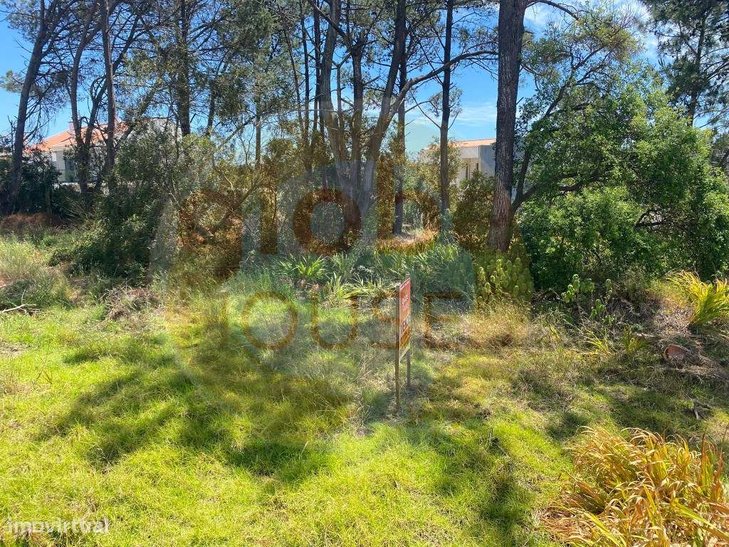 Lote de Terreno para construção de Moradia T4-9