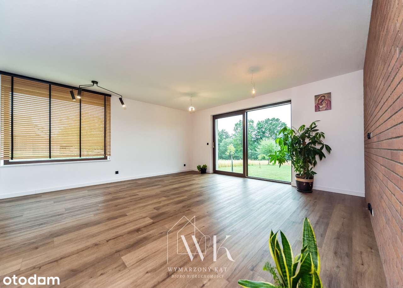 Praktycznie gotowy do zamieszkania w zielonej okolicy!-11