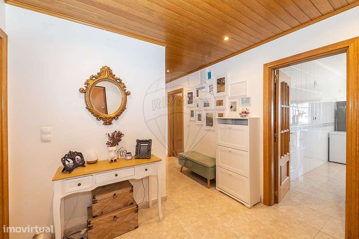 Apartamento T3 no Centro do Montijo-6