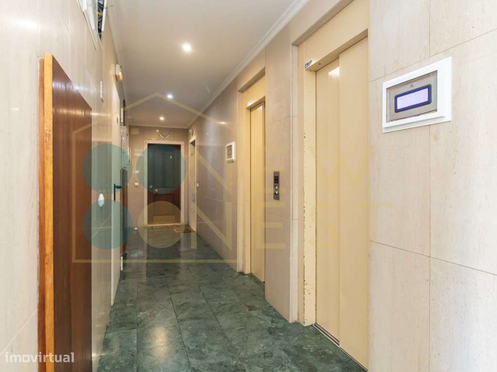 Apartamento T3 no Vale do Cobro com 128m²-31