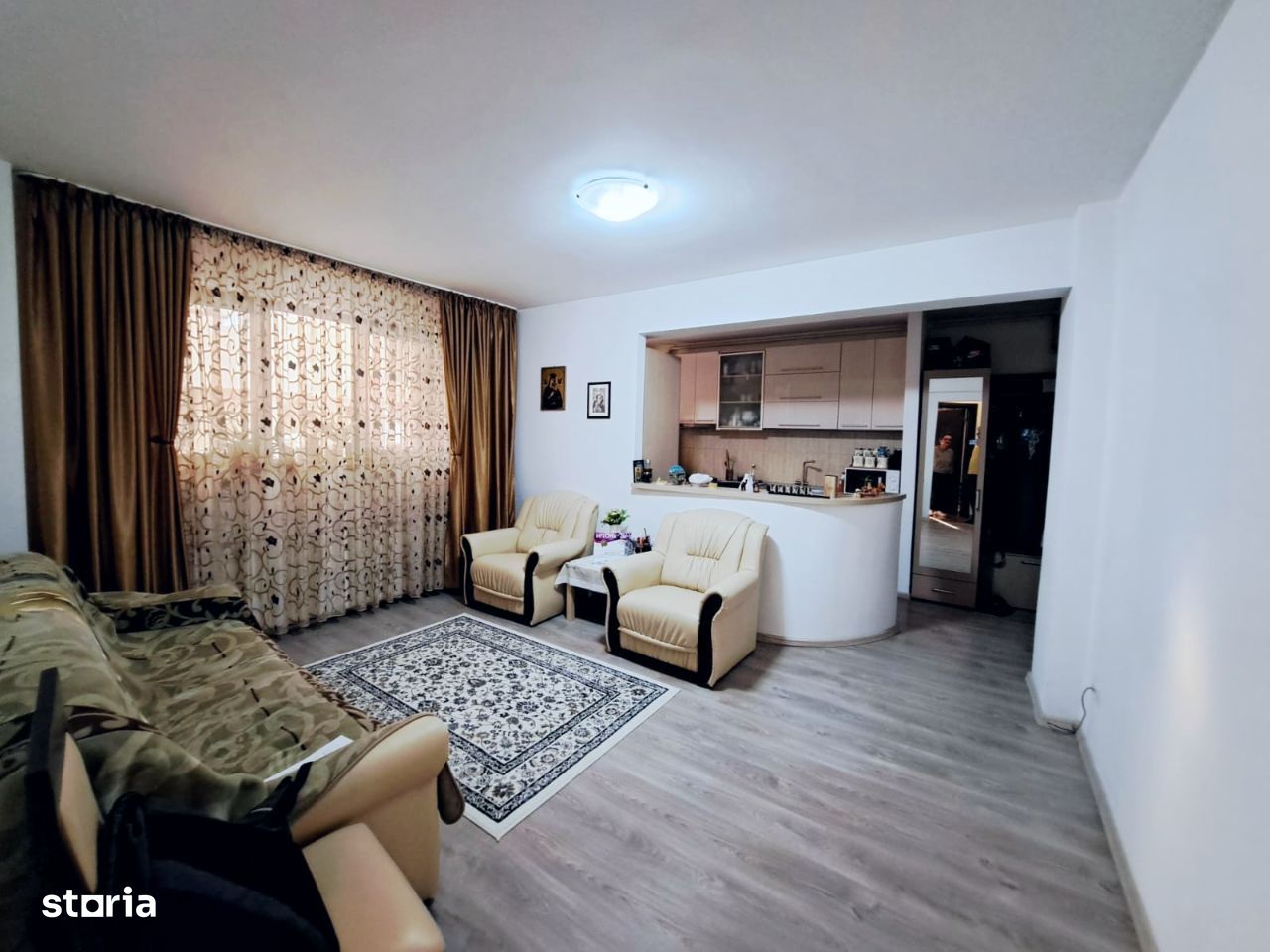 Apartament 2 camere de vanzare cu loc de Parcare in Baneasa