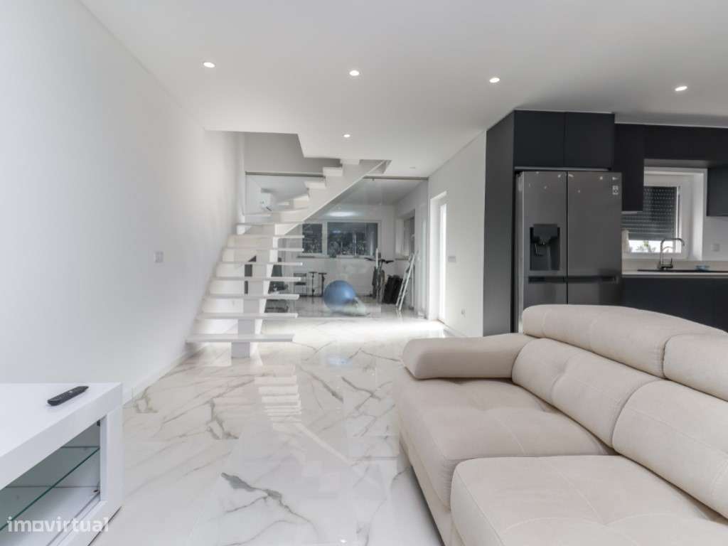 Moradia T4+1 Nova com Piscina Aquecida e Ginásio em Vidro Luxo, Con...-7