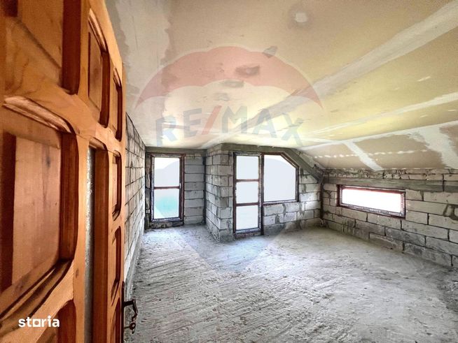Casă / Vilă cu 6 camere de vânzare în BUHUȘI Județul BACĂU-11