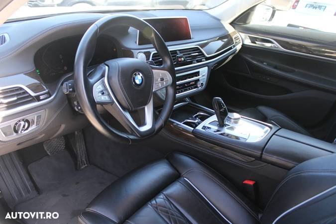 BMW Seria 7 730d - 17