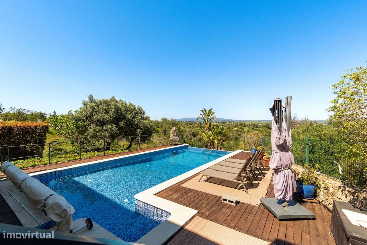 Moradia Encantadora com Piscina e Vistas Deslumbrantes sobre o Campo-41