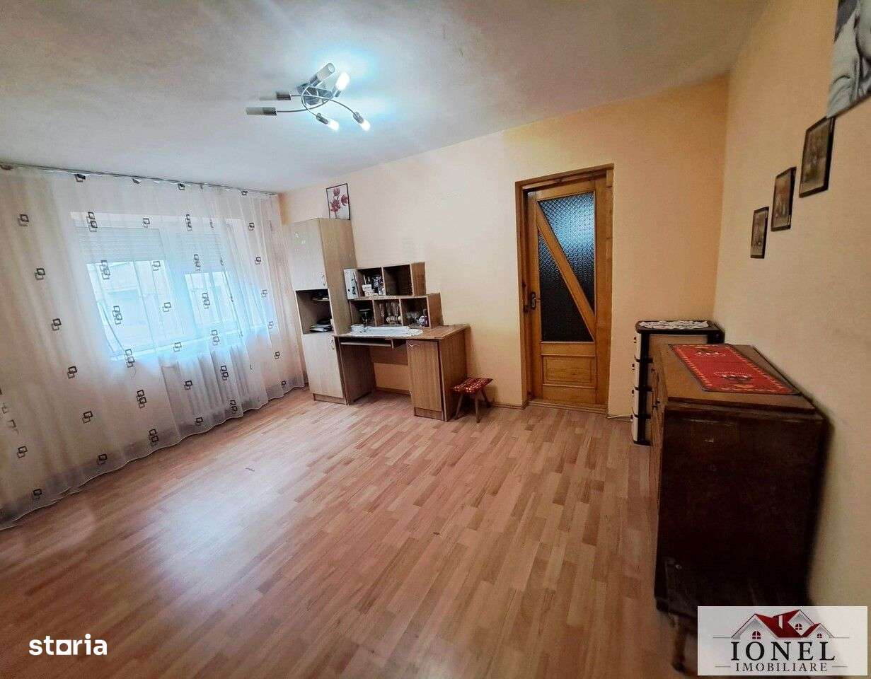 Apartament doua camere etaj 1, Cugir - Imagine principală: 1/7