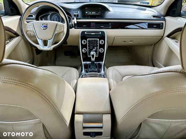 Volvo XC 70 - 3