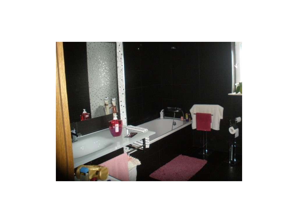 Moradia T3+2 individual, térrea com anexo T2 e piscina na zona de C...-9