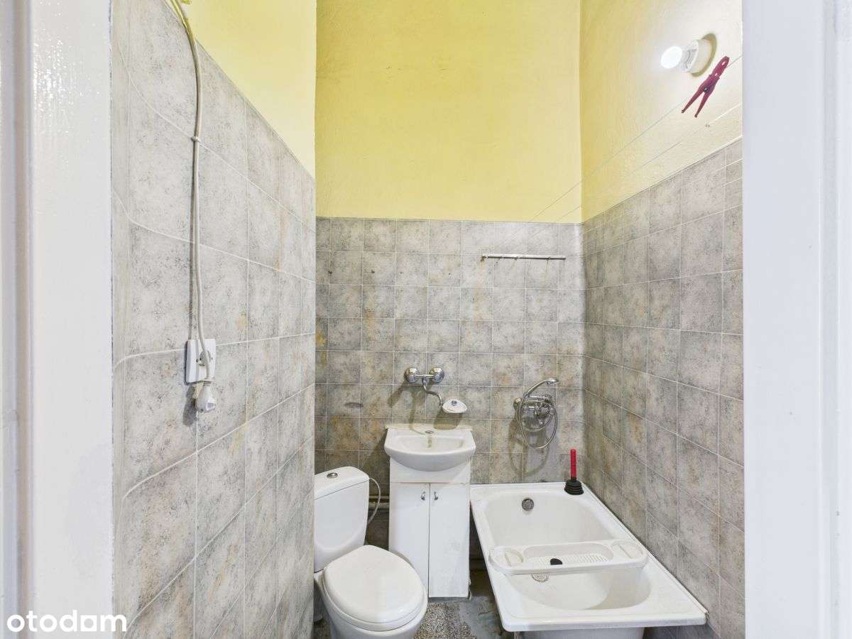 Wysokie mieszkanie, ścisłe centrum.-3