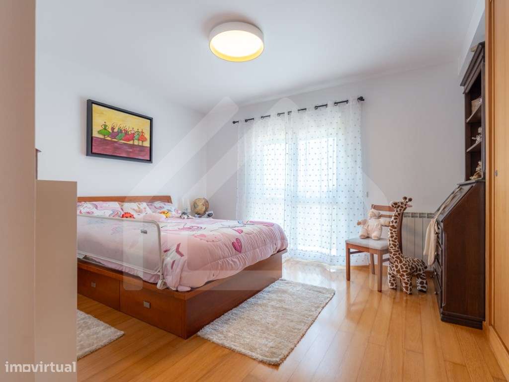 Apartamento T3 | Com aproveitamento de sótão | Alqueves-13