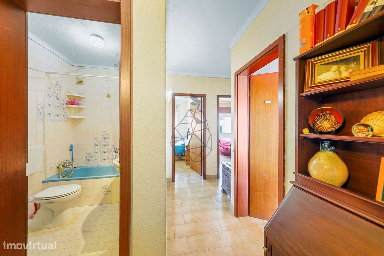 Apartamento T3 com exposição solar nascente /sul em Portimão-25