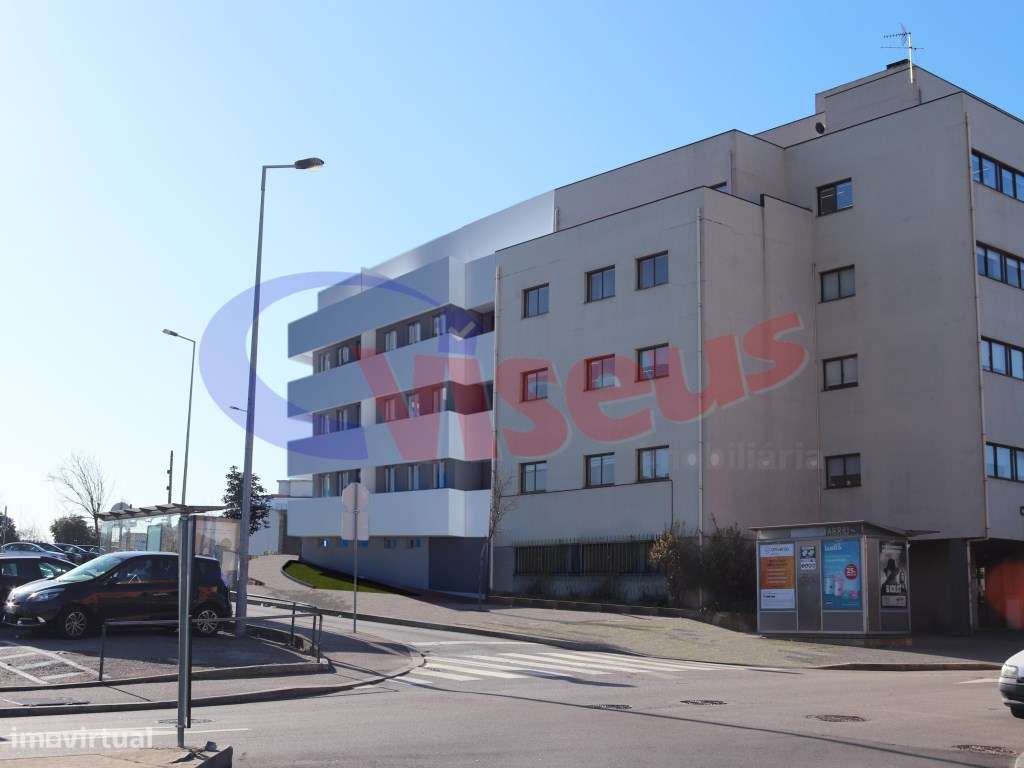 Apartamento T3 Penthouse Novo com Terraço e Varanda Coimbrões-5