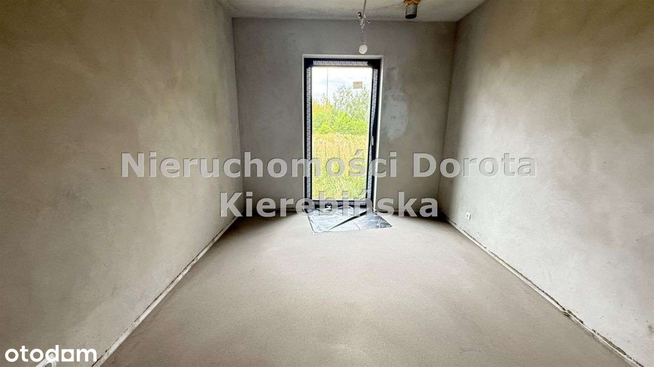 Dom w stanie deweloperskim na obrzeżach miasta.-13