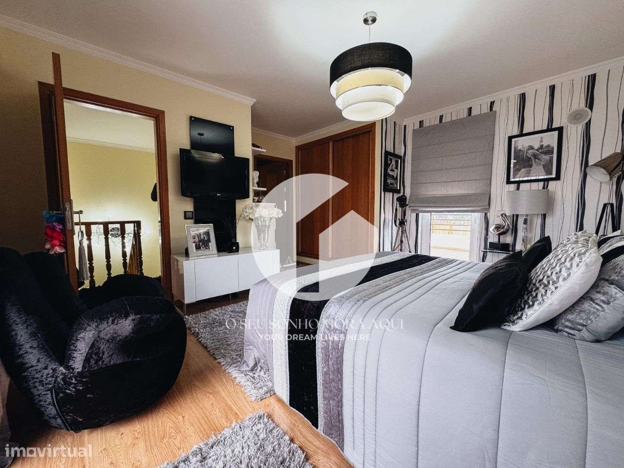 Moradia T4 de luxo mobiliada à venda em Olhão-27